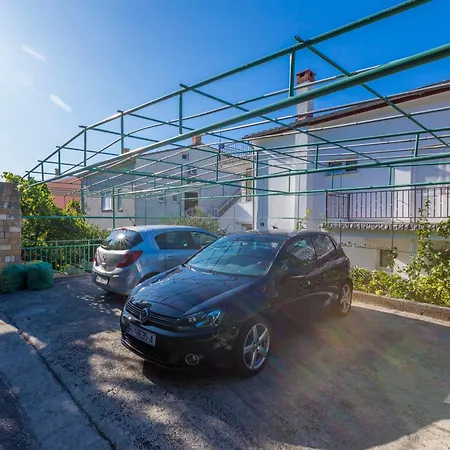 And Dotli Lejlighed *