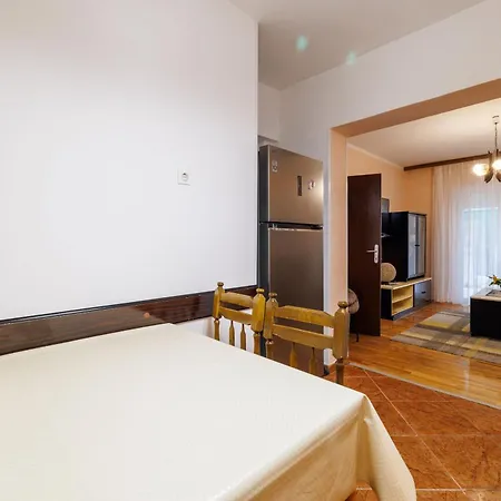 Lägenhet And Dotli *