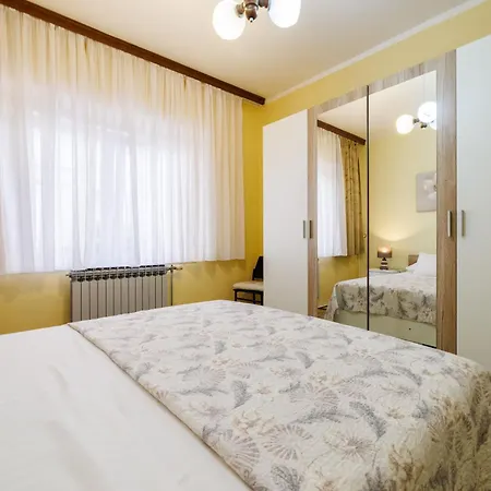 Lägenhet And Dotli *